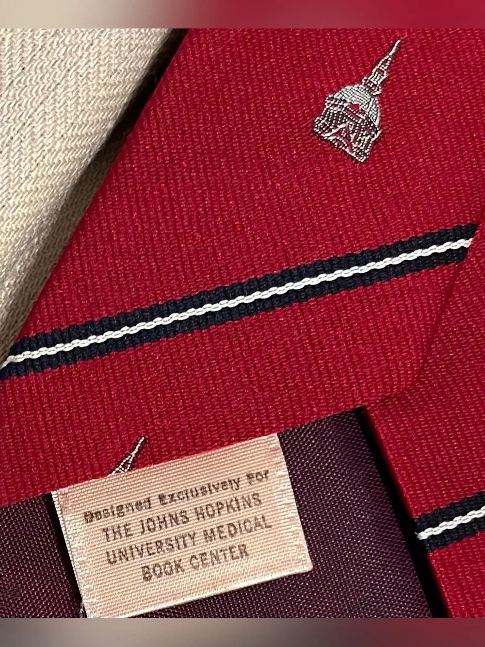 Vtg Schreter Silk Tie For John’s Hopkins Univ. Medical Book Center. Hopkins Dome